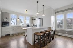 Goyke – Unwind with unmatched lakefront views