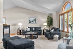 Lilly Lakeside Retreat Near Lake Winnebago – Cozy Fireplaces & Family Fun