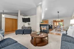 Lilly Lakeside Retreat Near Lake Winnebago – Cozy Fireplaces & Family Fun