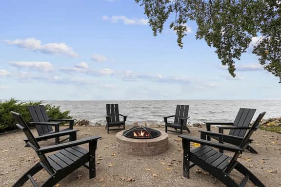 Hickory on the Lake – Your Lake Winnebago Vacation Rental in Oshkosh