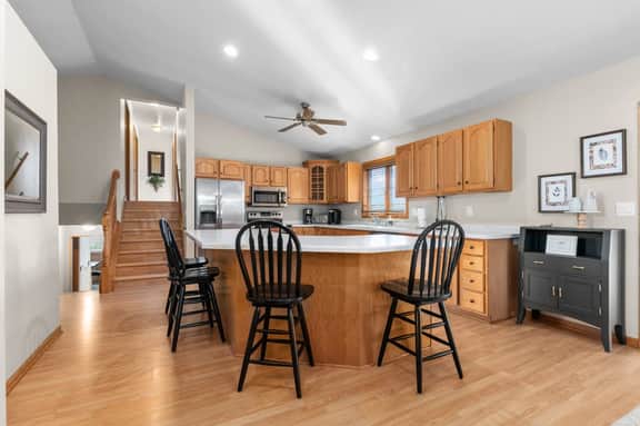 Lilly Lakeside Retreat Near Lake Winnebago – Cozy Fireplaces & Family Fun