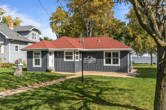 Hickory Hideaway – Cozy 2-Bedroom Home on Lake Winnebago