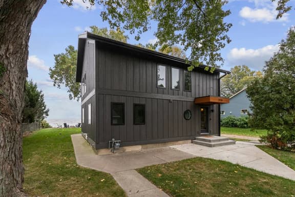 Hickory on the Lake – Your Lake Winnebago Vacation Rental in Oshkosh