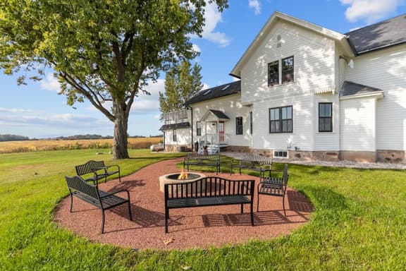 Highland Farmhouse | Renovated Farmhouse Near Oshkosh